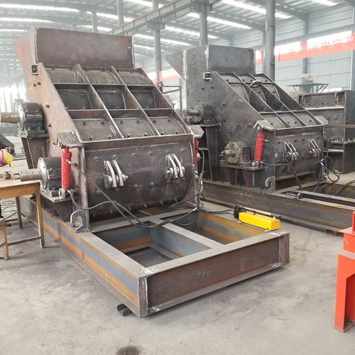 無(wú)篩底濕料粉碎機(jī) 雙轉(zhuǎn)子石料制砂機(jī) 行唐縣雙級(jí)破碎機(jī)